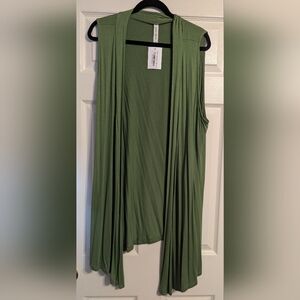 Zenana Outfitters Green Sleeveless Cardigan NWT